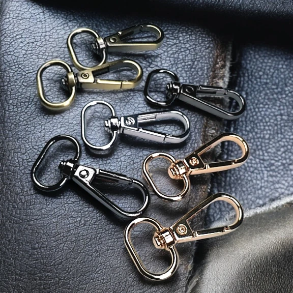 25 mm Almond Hook - Parrot Hook - Spring Swivel Hook A 549