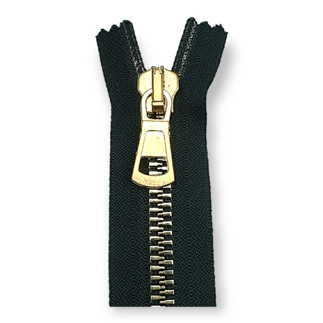 Metal Görünümlü Diş