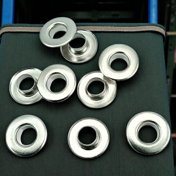 Çift Taraflı Kuşgözü No 4 Pirinç 5,8 mm (500 Ad/Paket) ERB0004PRC