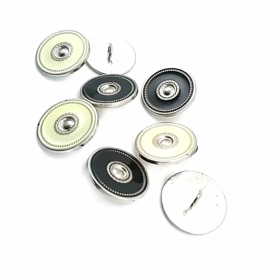Ayaklı Düğme Kenarları  ve Ortası Desenli 23 mm - 37 Boy D 0005