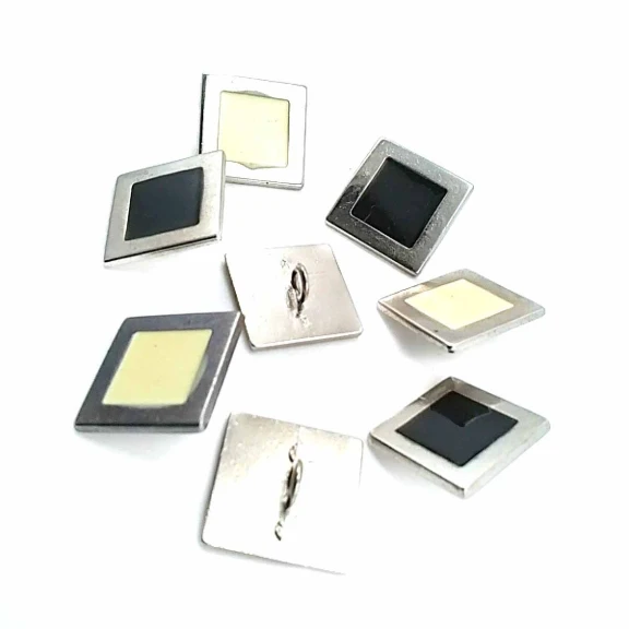 Kare Mineli Ayaklı Düğme 13 mm - 21 Boy D 0012K