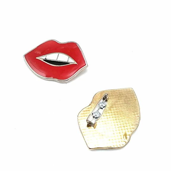 Mineli Dudak Şekil Altın Renk Şık Broş BRS0006