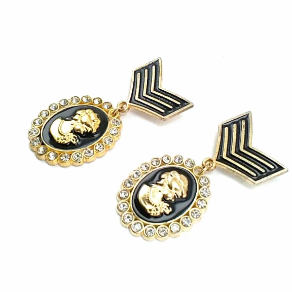 Bayan Yüzü Altın Renk Madalya Tipi Broş BRS0008