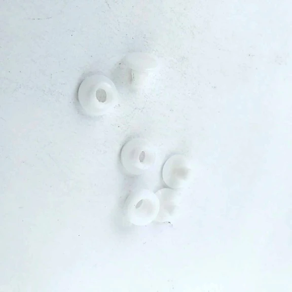 Beyaz Plastik Çıtçıt Düğme 9 mm 14 boy C0010