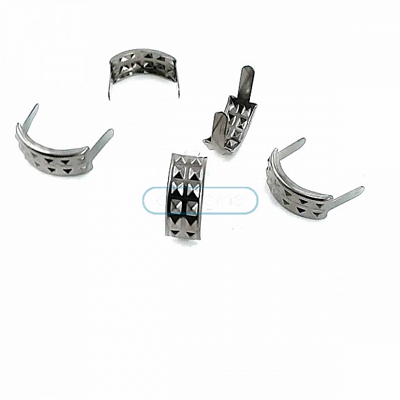 7.5 x 17.50  mm Piramit Desenli Metal Fiyonk F0003