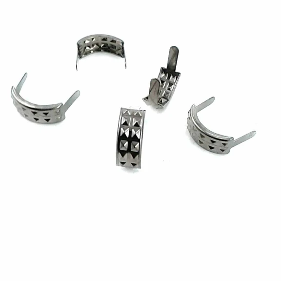 7.5 x 17.50  mm Piramit Desenli Metal Fiyonk F0003