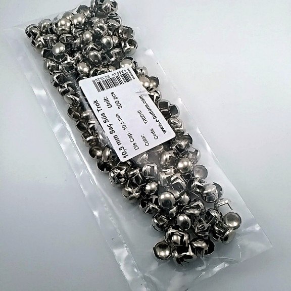 Prong Stud 10. 50 mm Six Legged Metal Trok (300 pcs / Package) TR0010PK