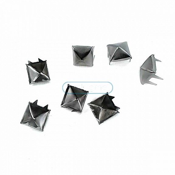 Pyramid Shape 8 mm Punk Spikes Spots  Studs  (250 Pcs / Package) TR0018