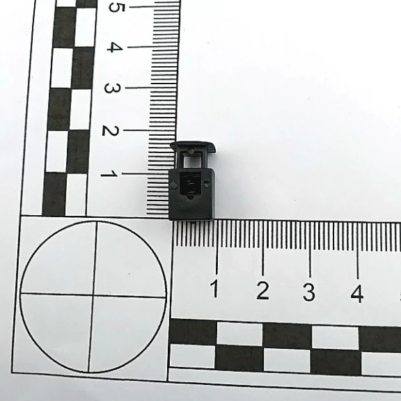 Single Hole Rectangular Plastic Mine Stopper 4 mm Hole Diameter Top Push H002115