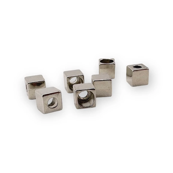 Connecting Cube Shape 8 x 8 mm Cord Hole 4 mm PBB0014