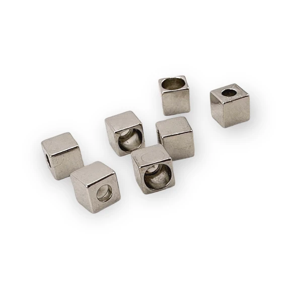 Connecting Cube Shape 8 x 8 mm Cord Hole 4 mm PBB0014