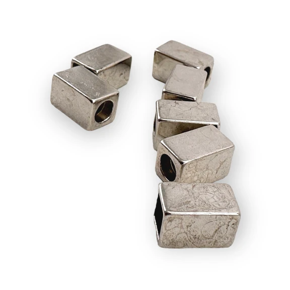 Bağucu  Küp Şekil  7 x 12 mm Giriş 5 mm PBB0015