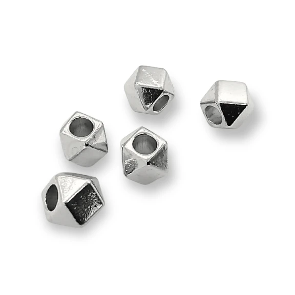 Bağucu  Kübik Boncuk Şekil boy 9 mm Giriş 5 mm PBB006