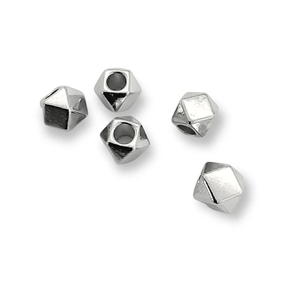 Bağucu  Kübik Boncuk Şekil boy 9 mm Giriş 5 mm PBB006