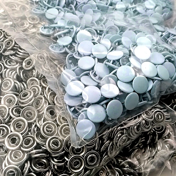 Kapaklı Bebe Çıtçıt 9,5 mm Pastel Mavisi Boyalı Paslanmaz 250 Ad/Paket C0014PromoPBlue