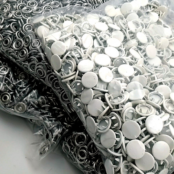 Kapaklı Bebe Çıtçıt 9,5 mm Ekru Boyalı Paslanmaz 250 Ad/Paket C0014PromoPEcru