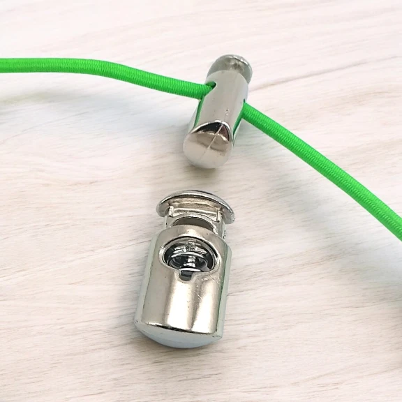 Tek Delikli Plastik Stoper 7 mm Kordon Girişli Üstten Basmalı 50 Adet H005010Promo - Plastik malzeme, dayanıklı ve esnek