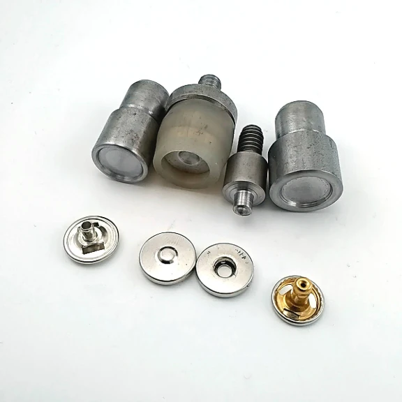 Mıknatıslı Çıtçıt 12,5 mm 4 lü Takım Bombeli Pirinç ERMK0125PR