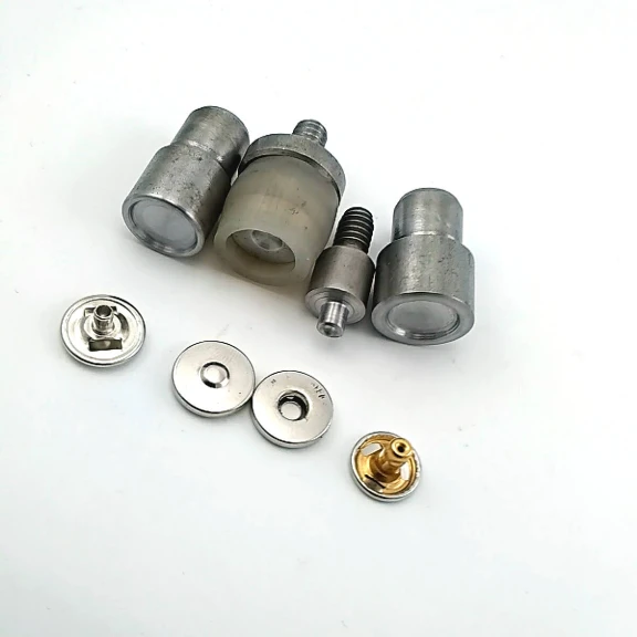 Mıknatıslı Çıtçıt 12,5 mm 4 lü Takım Bombeli Pirinç ERMK0125PR