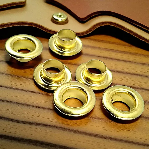 Curved Eyelet 5/16" Brass 8 mm (500 Pcs/Pack) ERB0005PR