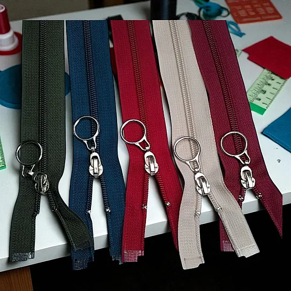 47 cm Type 10 Nylon Coat Zipper – Open End (Separate) ZPHSN0047T10