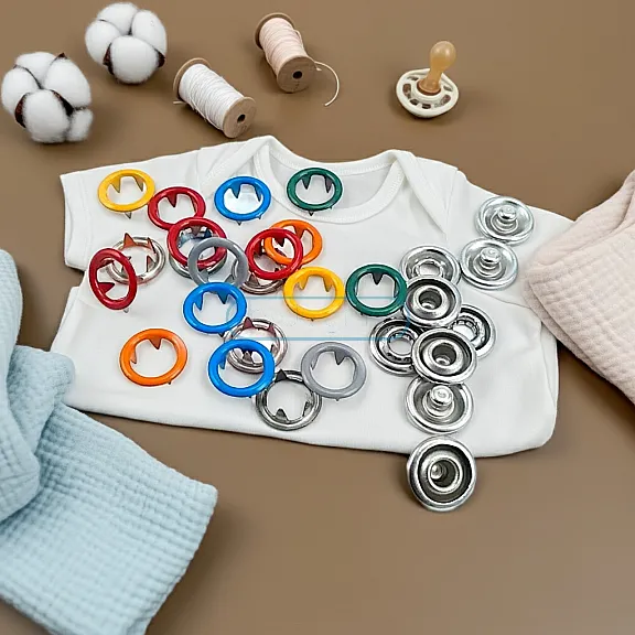 9,5 mm Renkli Delikli Klikıt Çıtçıt C0012