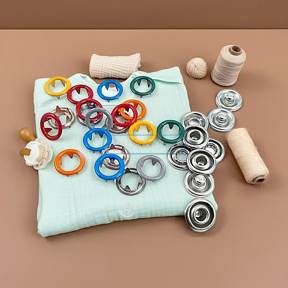 9,5 mm Renkli Delikli Klikıt Çıtçıt C0012